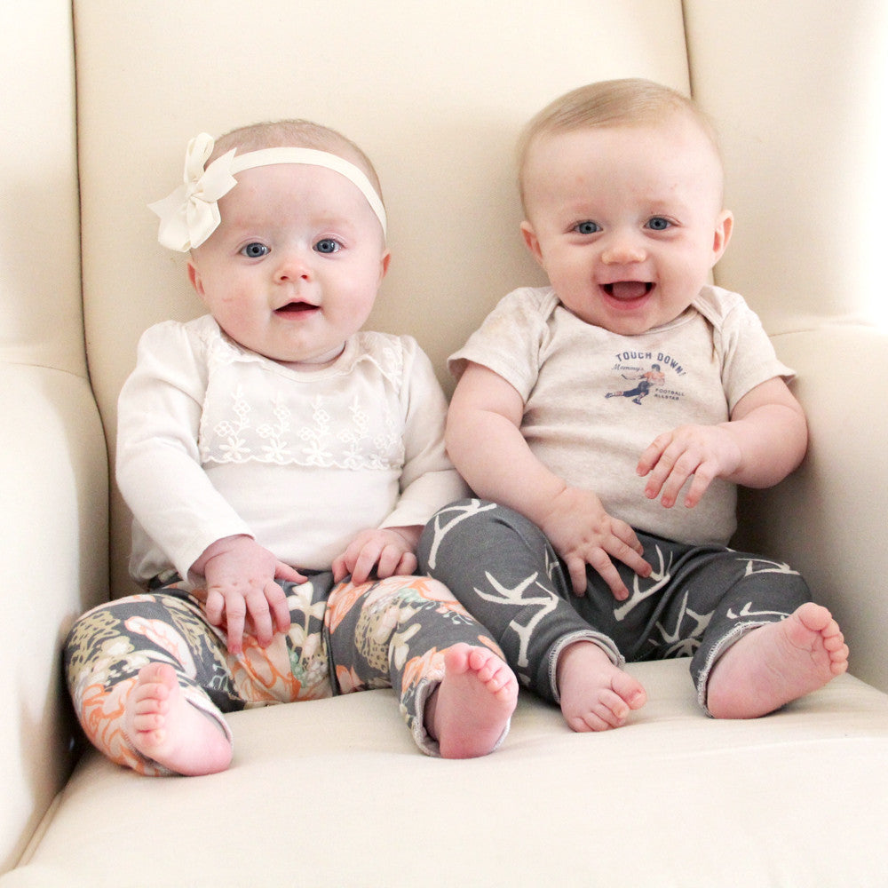 Twin Baby Essentials for Feeding Twins: Breastfeeding, Bottle